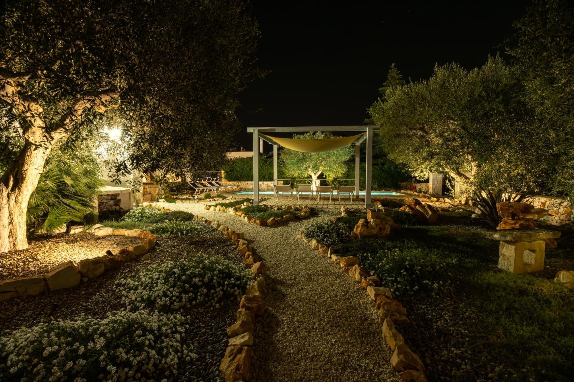 Villa With Trullo And Pool, Alberobello Exterior photo