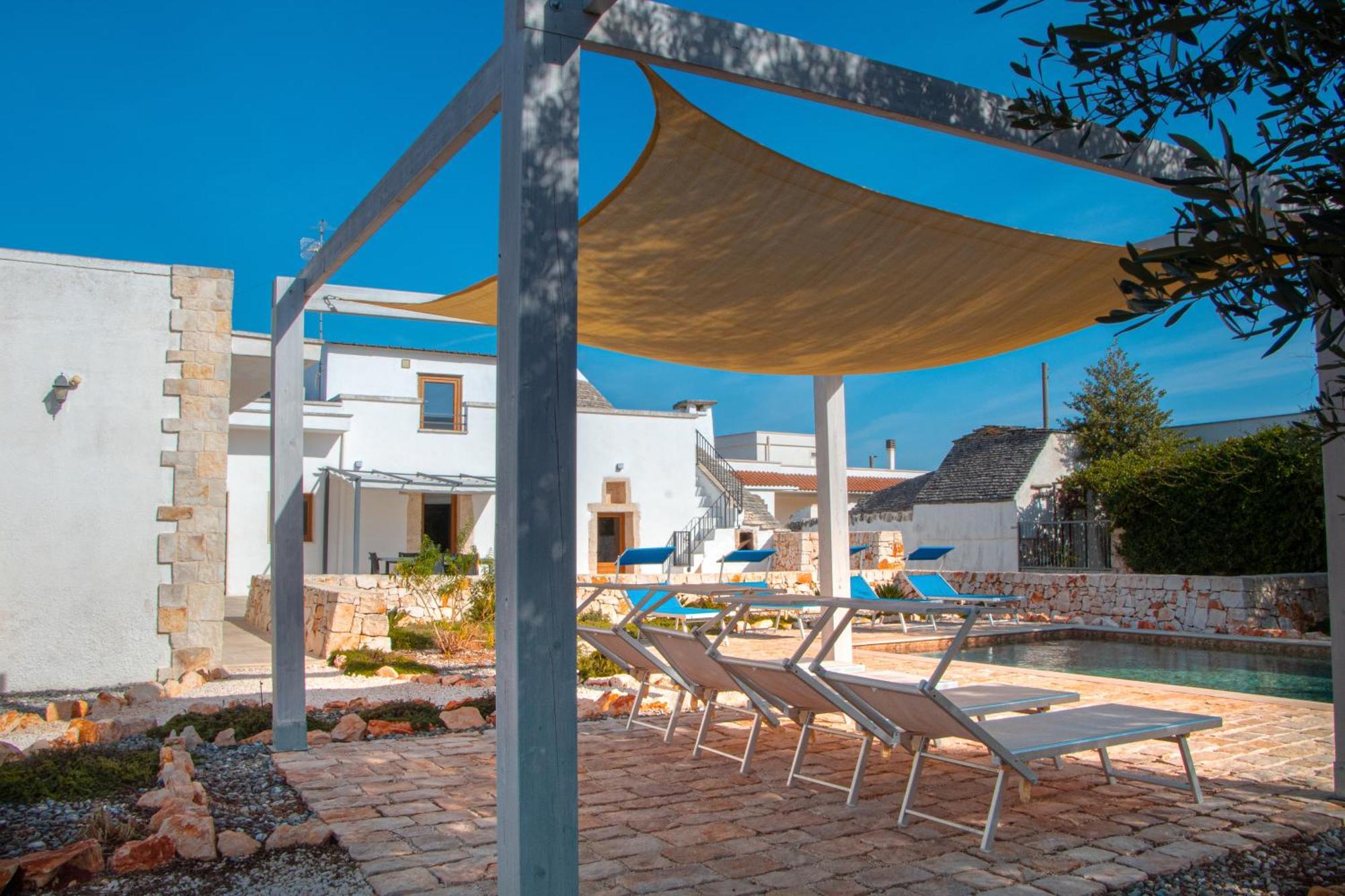 Villa With Trullo And Pool, Alberobello Exterior photo