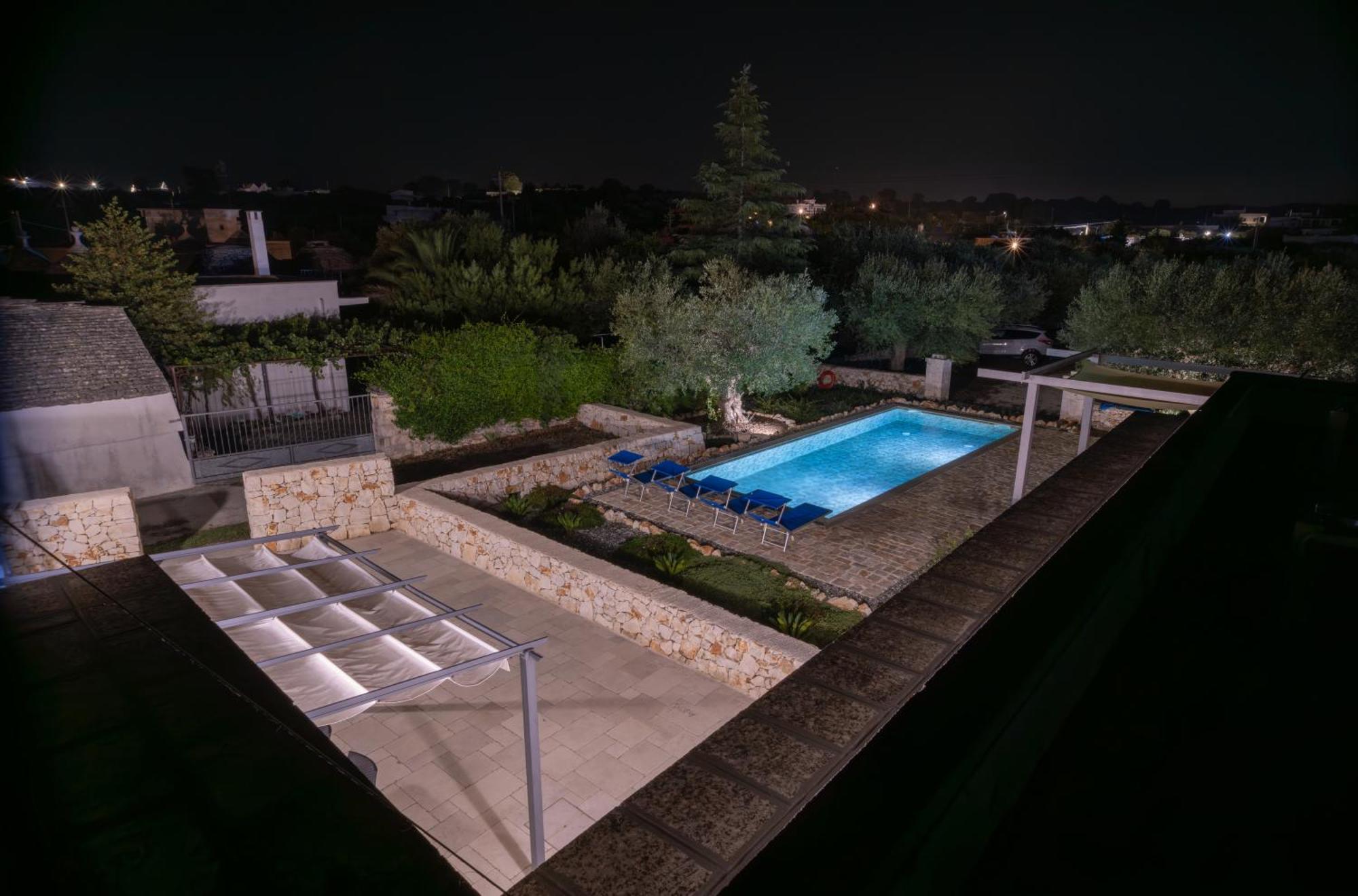 Villa With Trullo And Pool, Alberobello Exterior photo