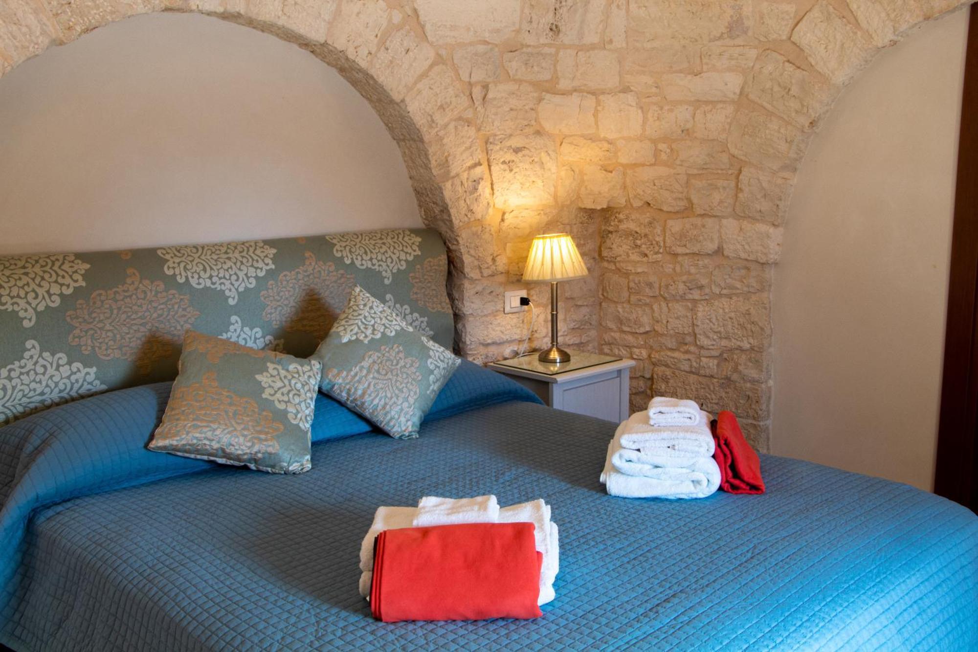 Villa With Trullo And Pool, Alberobello Exterior photo